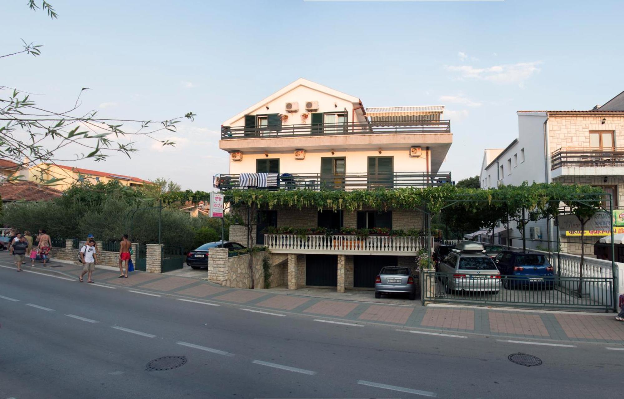 Apartments "Ruza" Водице Экстерьер фото